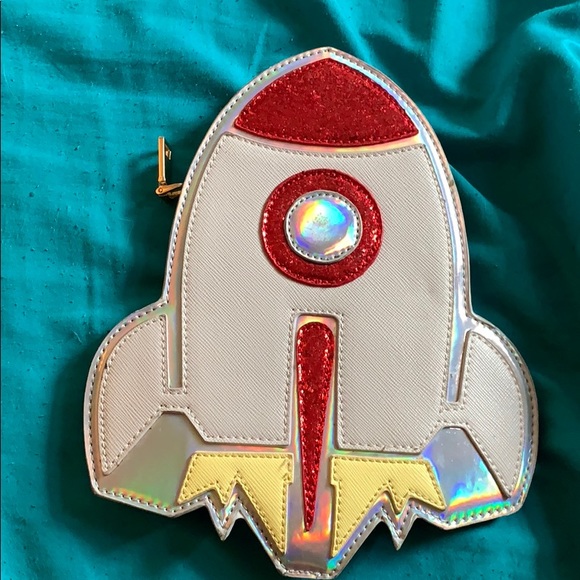 Holographic Rocket Clutch! - Picture 1 of 3